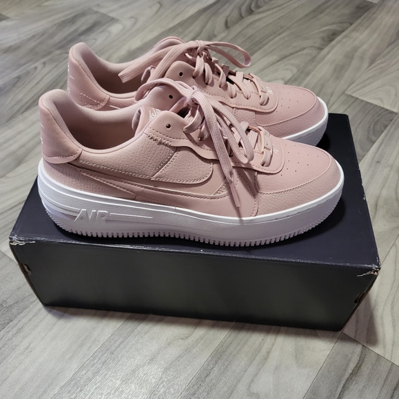 Nike AF1 Pink Platform Shoes - Picture 2 of 8